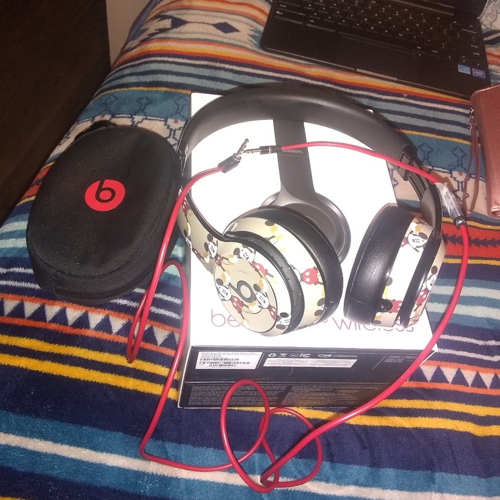 Solo 3 beats headphones wireless